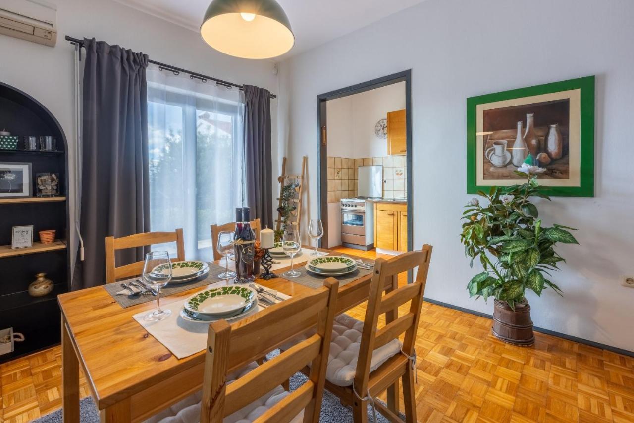 Apartment Suzy Dramalj Buitenkant foto