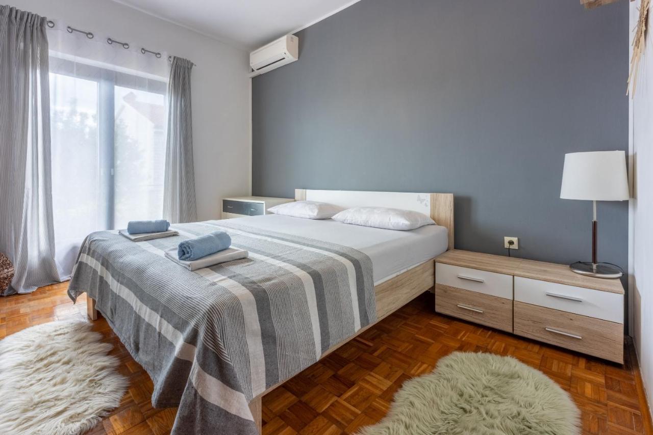 Apartment Suzy Dramalj Buitenkant foto